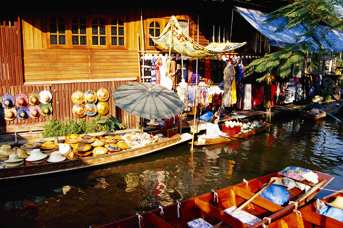 Damnoen Saduak Floating Market